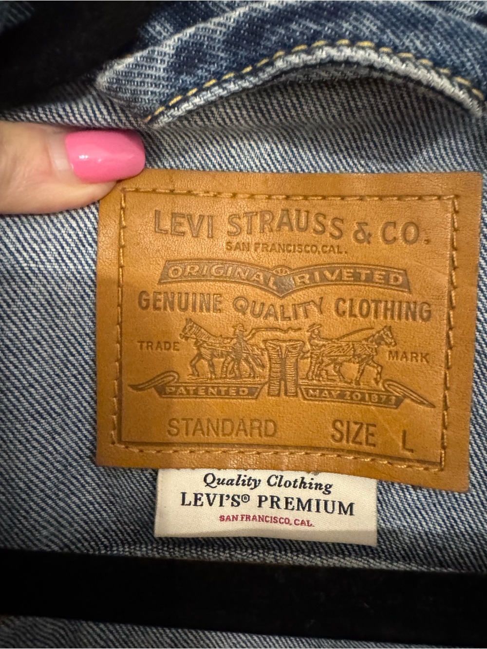 UNIQUE ONE OF A KIND! Budweiser, vintage Levi’s, jean jacket - Picture 3 of 4